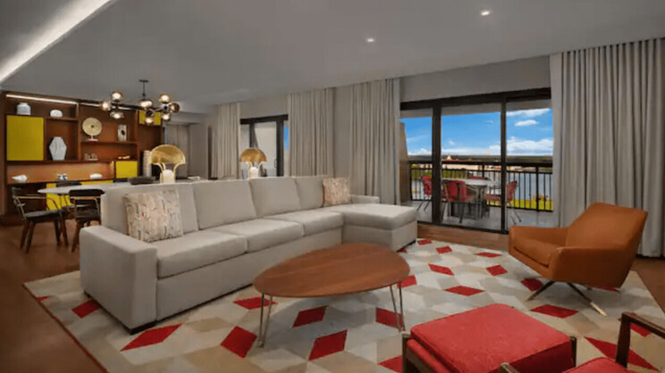 Theme Park View 1 Bedroom Suite – Club Level